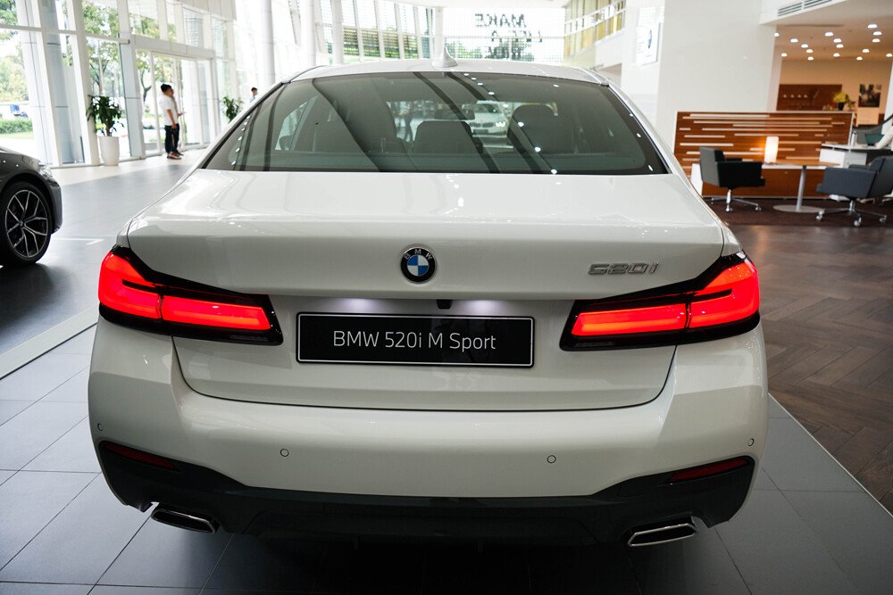 Đánh giá xe oto BMW 5 Series 520i 2020 những ƯU ĐIỂM ăn đứt dòng xe Khác