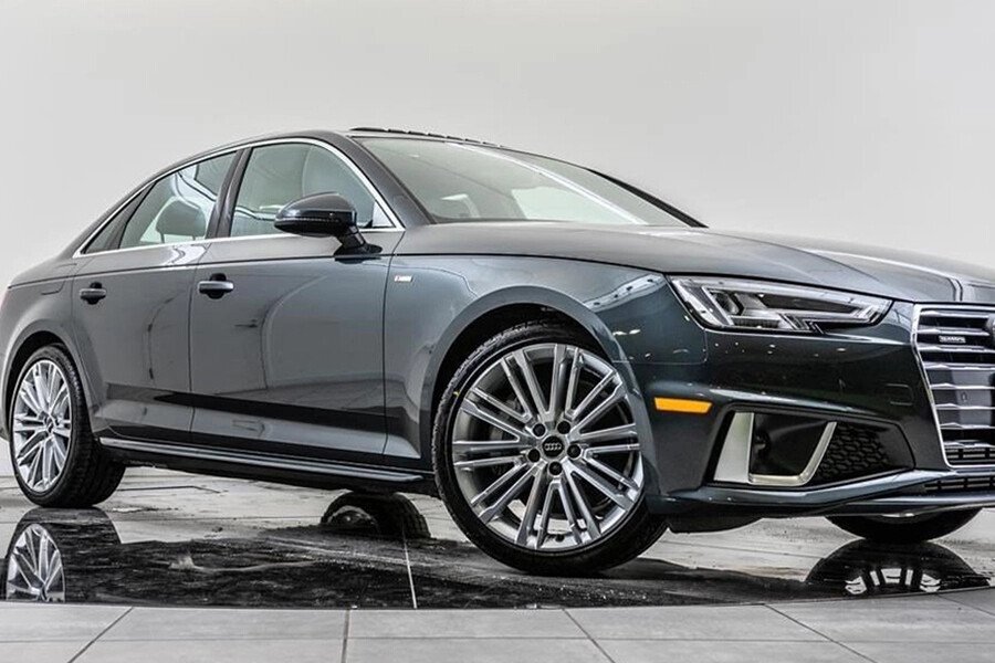 Audi A4 Sedan - Hình 1