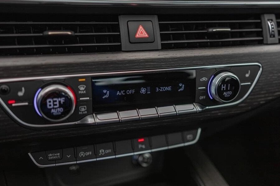 Audi A4 Sedan - Hình 12