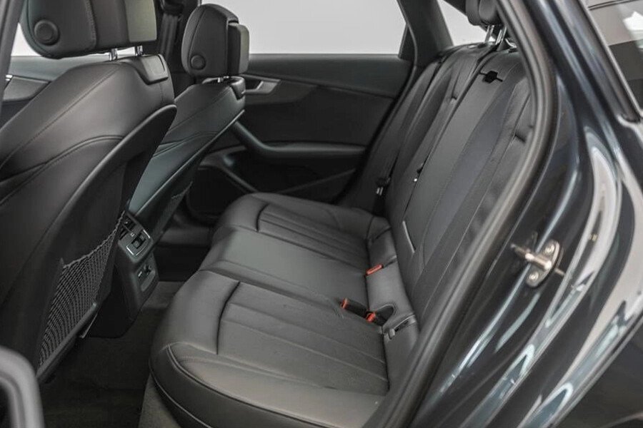 Audi A4 Sedan - Hình 14