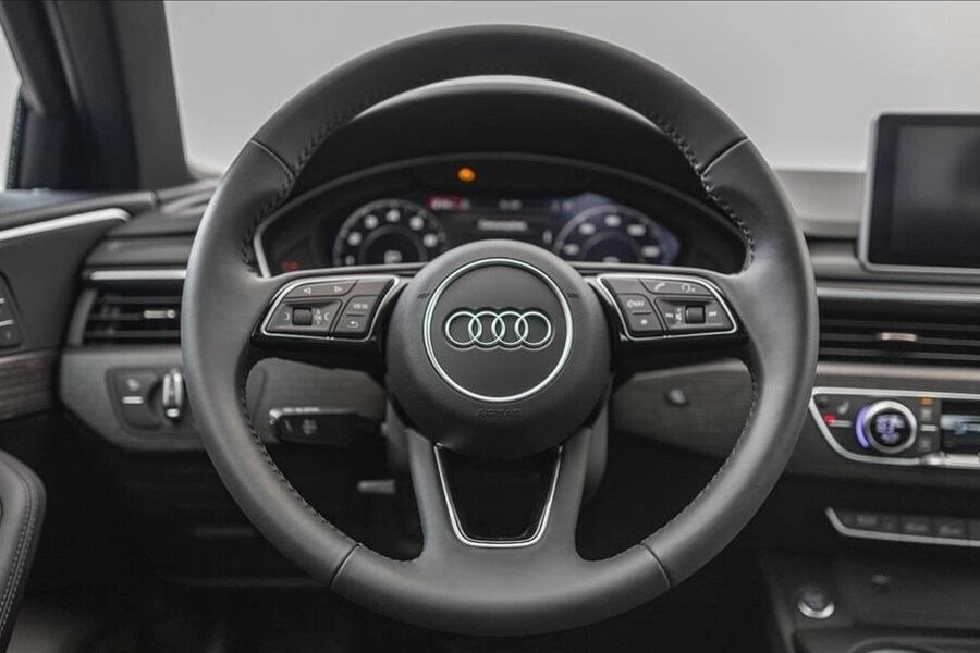 Audi A4 Sedan - Hình 9