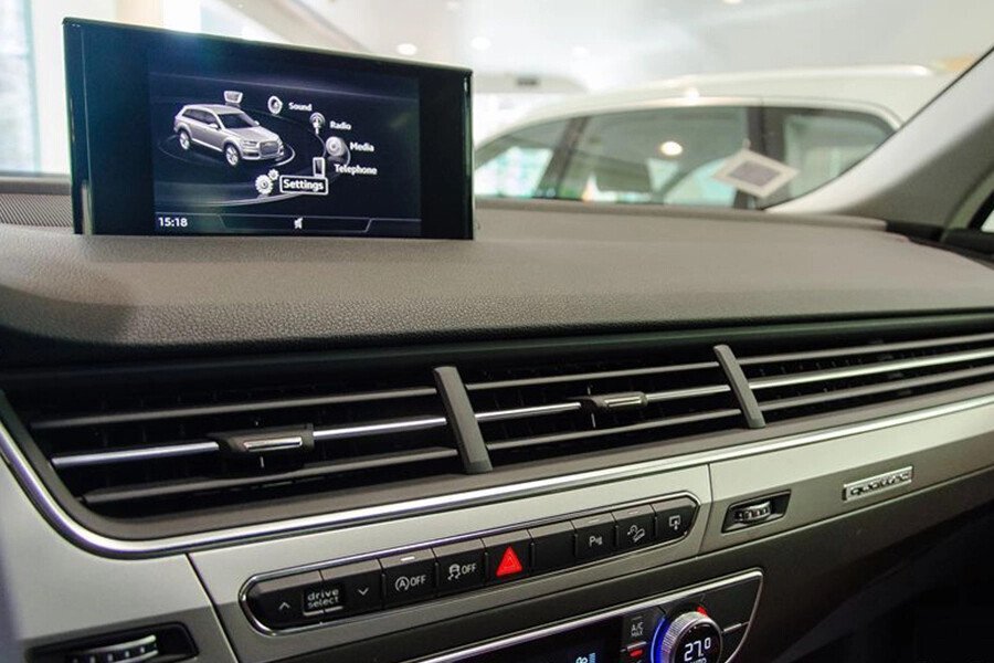 Audi Q7 SUV - Hình 16