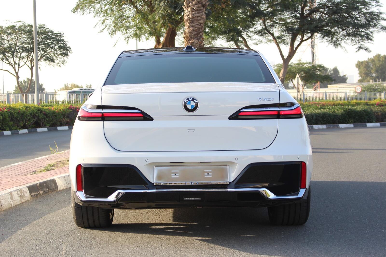 BMW 740Li Pure Excellence - Hình 10