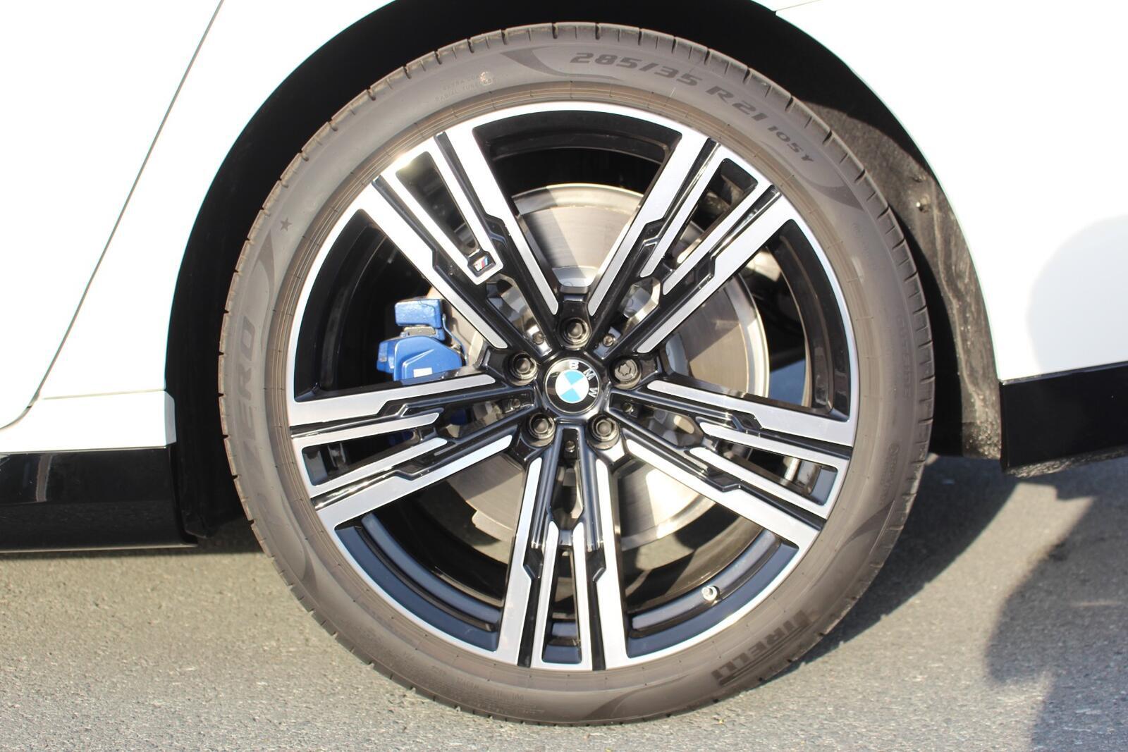 BMW 740Li Pure Excellence - Hình 6