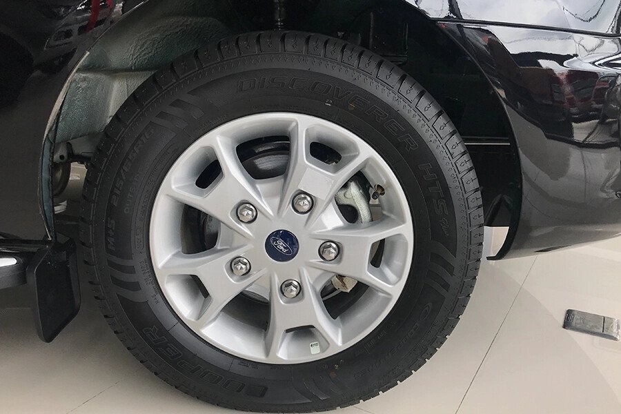 Ford Tourneo Sport (Máy xăng) - Hình 11
