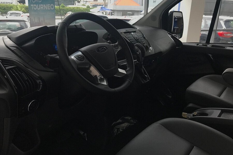 Ford Tourneo Sport (Máy xăng) - Hình 21