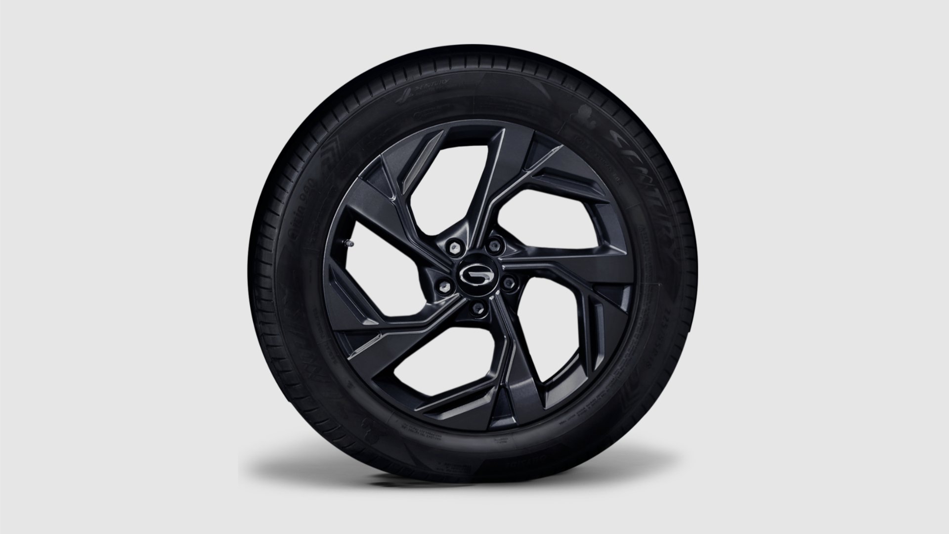 Bộ mâm đúc hợp kim 18 inch phối màu bắt mắt, làm tăng sự vững chãi cho tổng thể
