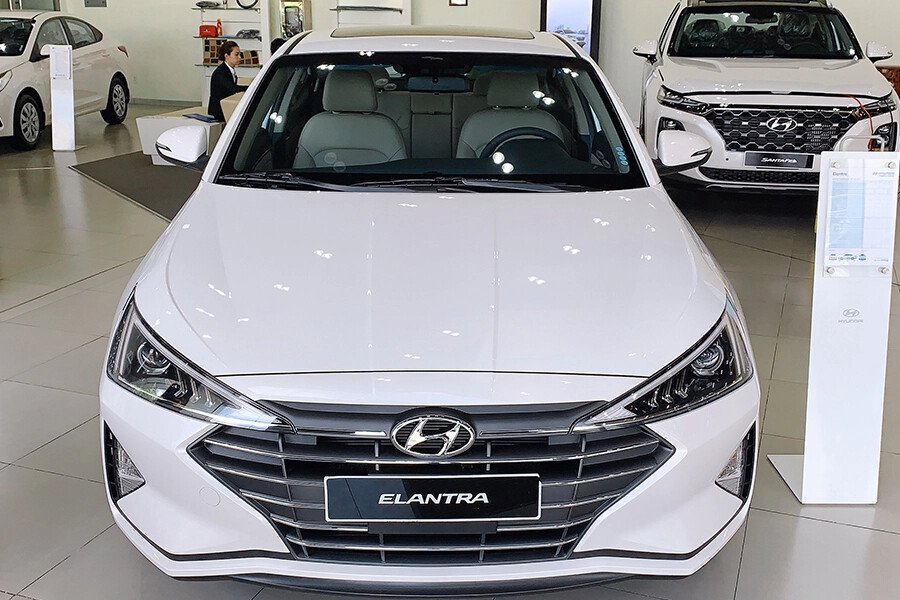 Hyundai Elantra 1.6 MT - Hình 2