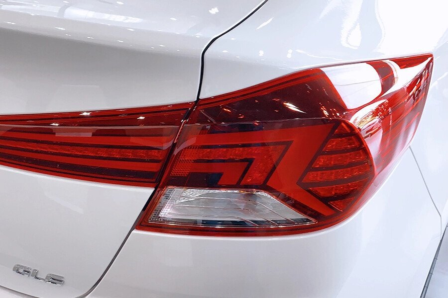 Hyundai Elantra 2.0 AT 2020 - Hình 12
