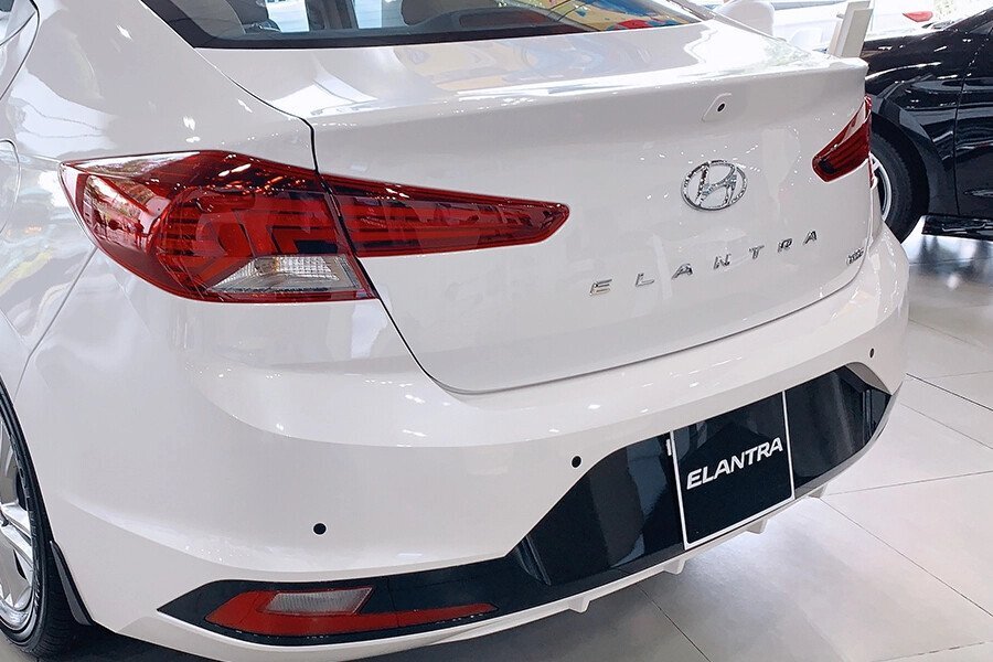 Hyundai Elantra 2.0 AT 2020 - Hình 13
