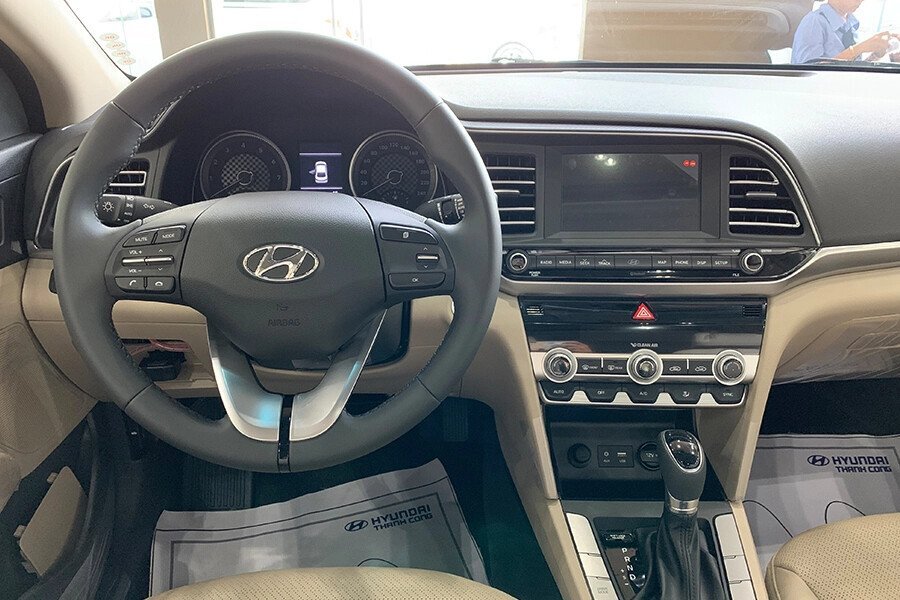 Hyundai Elantra 2.0 AT 2020 - Hình 15