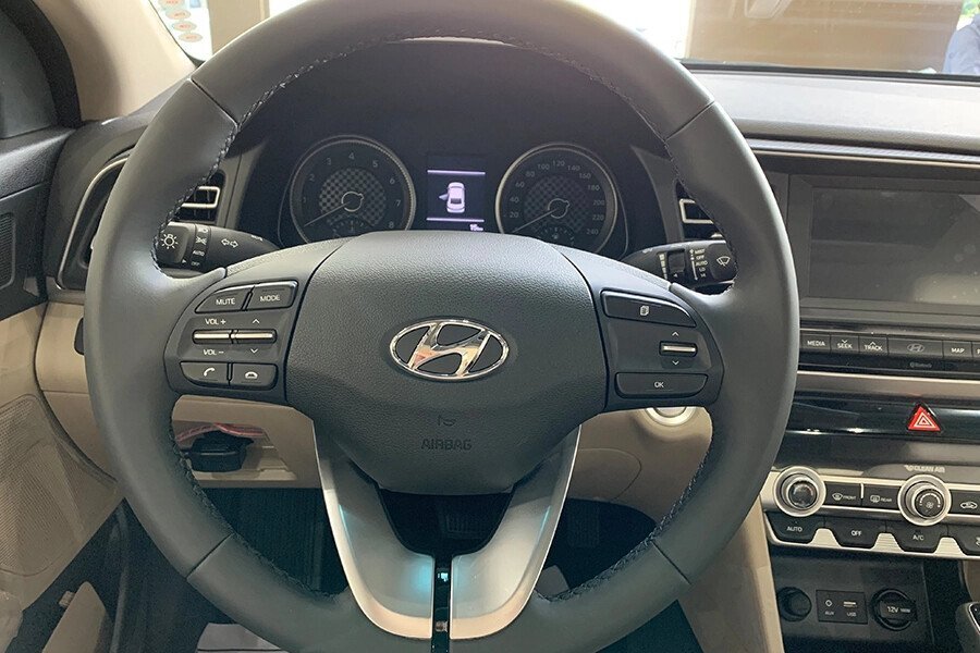 Hyundai Elantra 2.0 AT 2020 - Hình 16