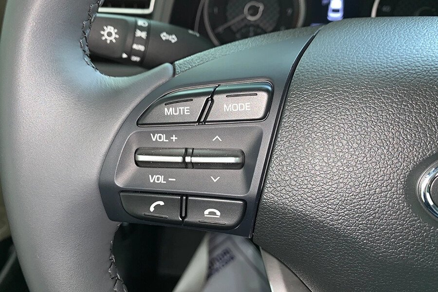 Hyundai Elantra 2.0 AT 2020 - Hình 17