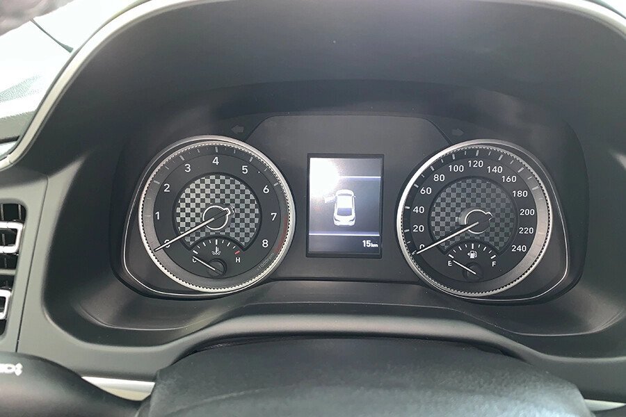 Hyundai Elantra 2.0 AT 2020 - Hình 19