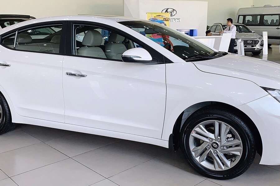 Hyundai Elantra 2.0 AT 2020 - Hình 3