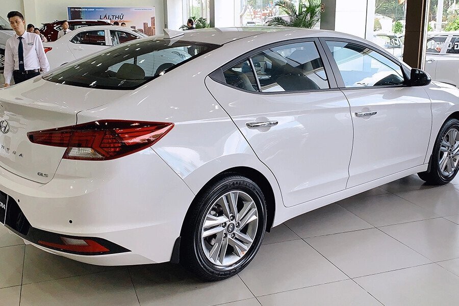 Hyundai Elantra 2.0 AT 2020 - Hình 7