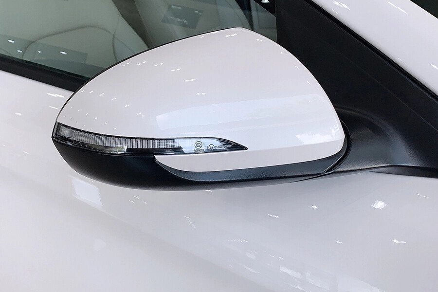 Hyundai Elantra 2.0 AT 2020 - Hình 8