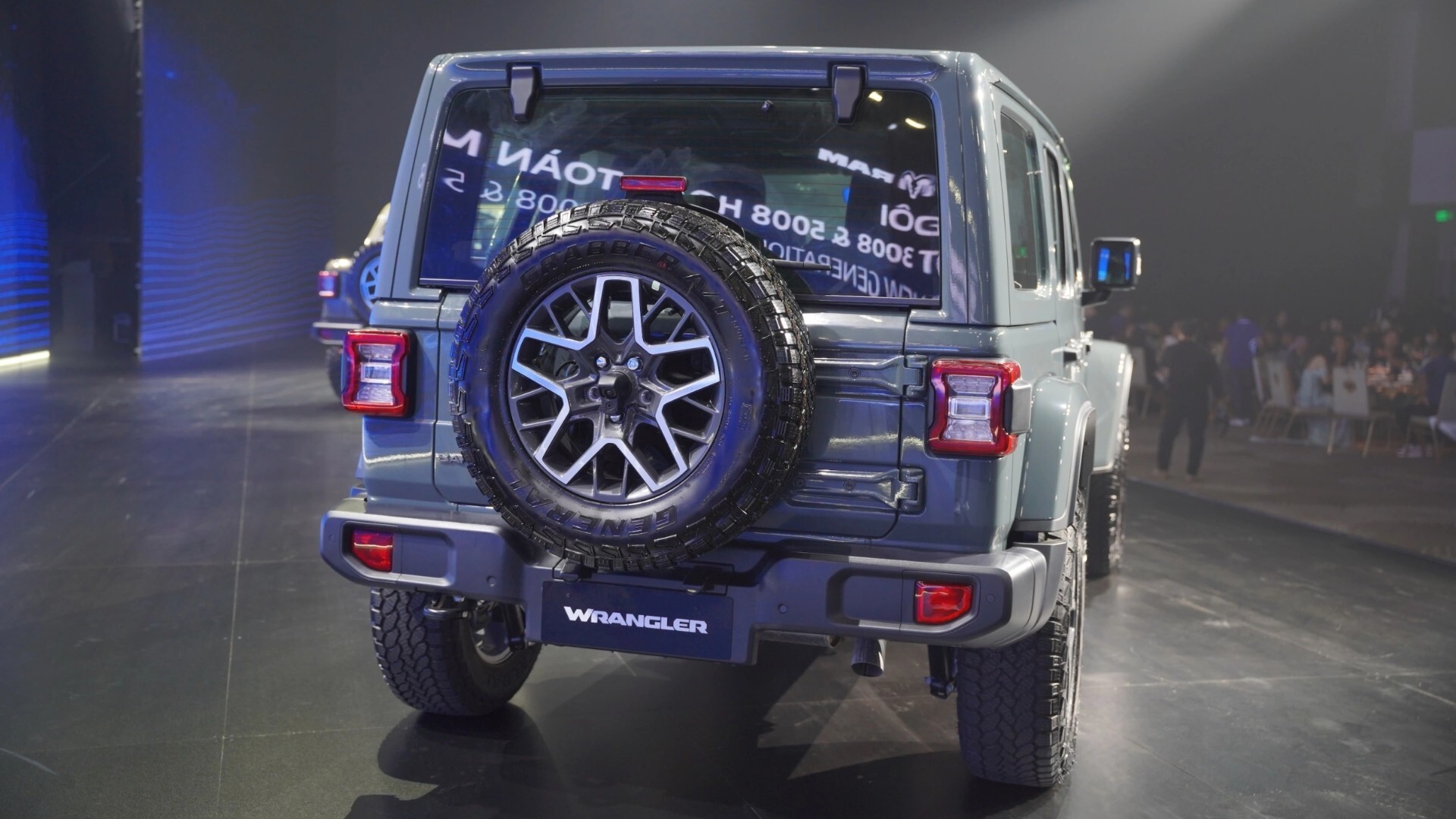 Thiết kế đuôi xe của Jeep Wrangler Sahara