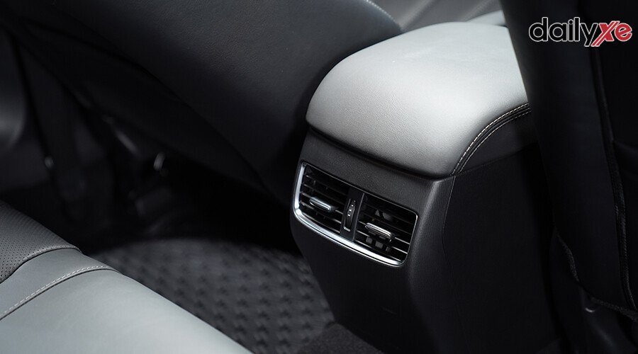 Mazda 6 Luxury 2026 - Hình 35