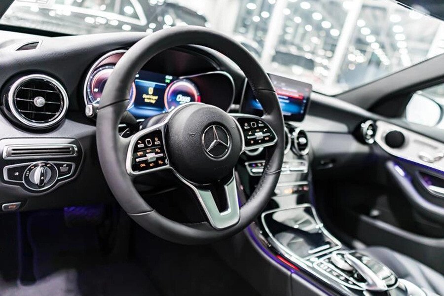 Mercedes-AMG C300 2022 - Hình 9