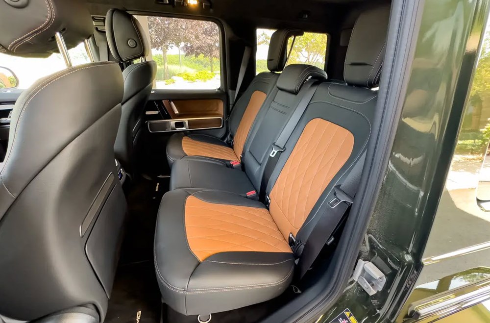 Hàng ghế sau xe Mercedes-Benz G 580 EQ