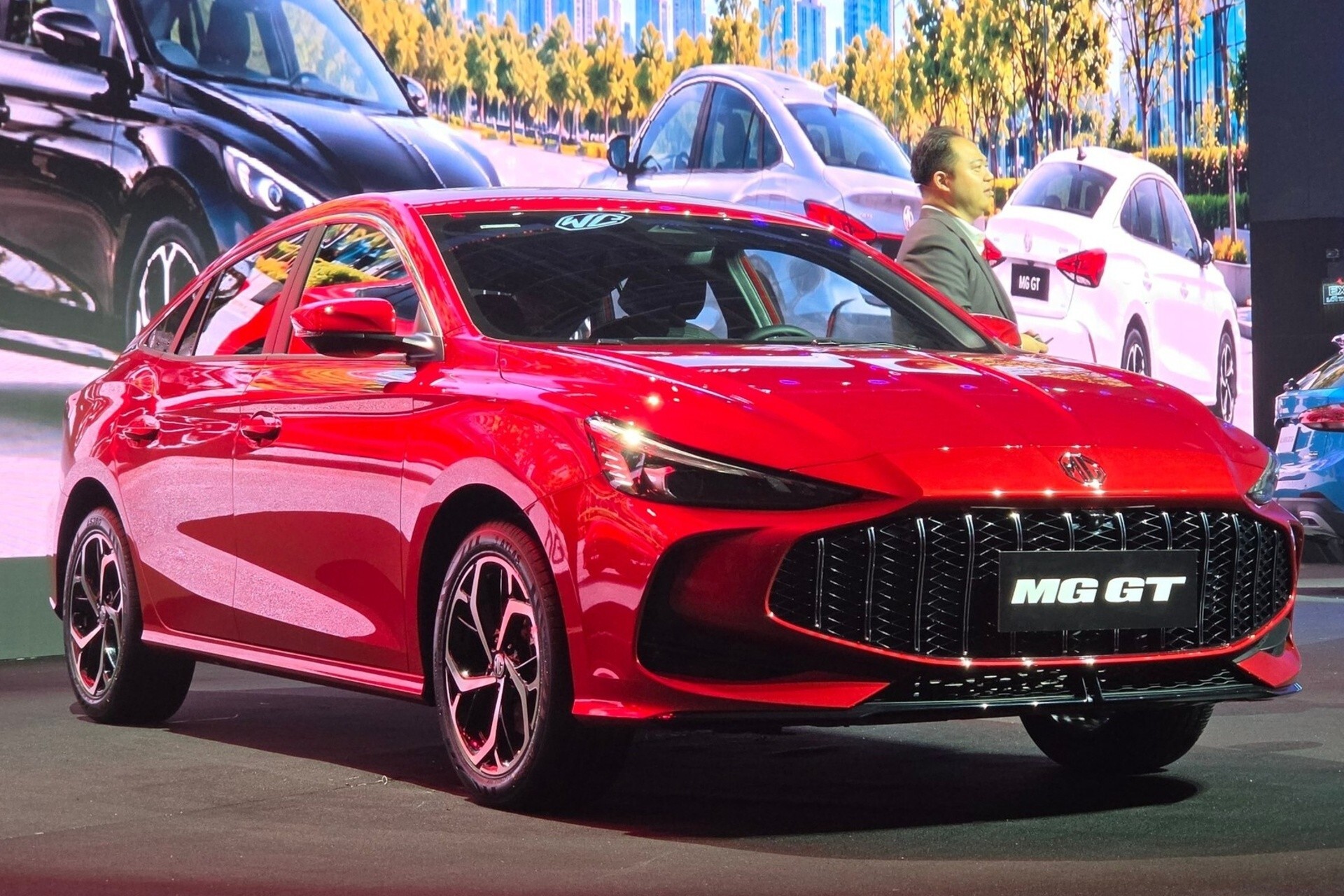 Tổng quan thiết kế thể thao và cá tính của MG GT 1.5T Premium trên đường phố