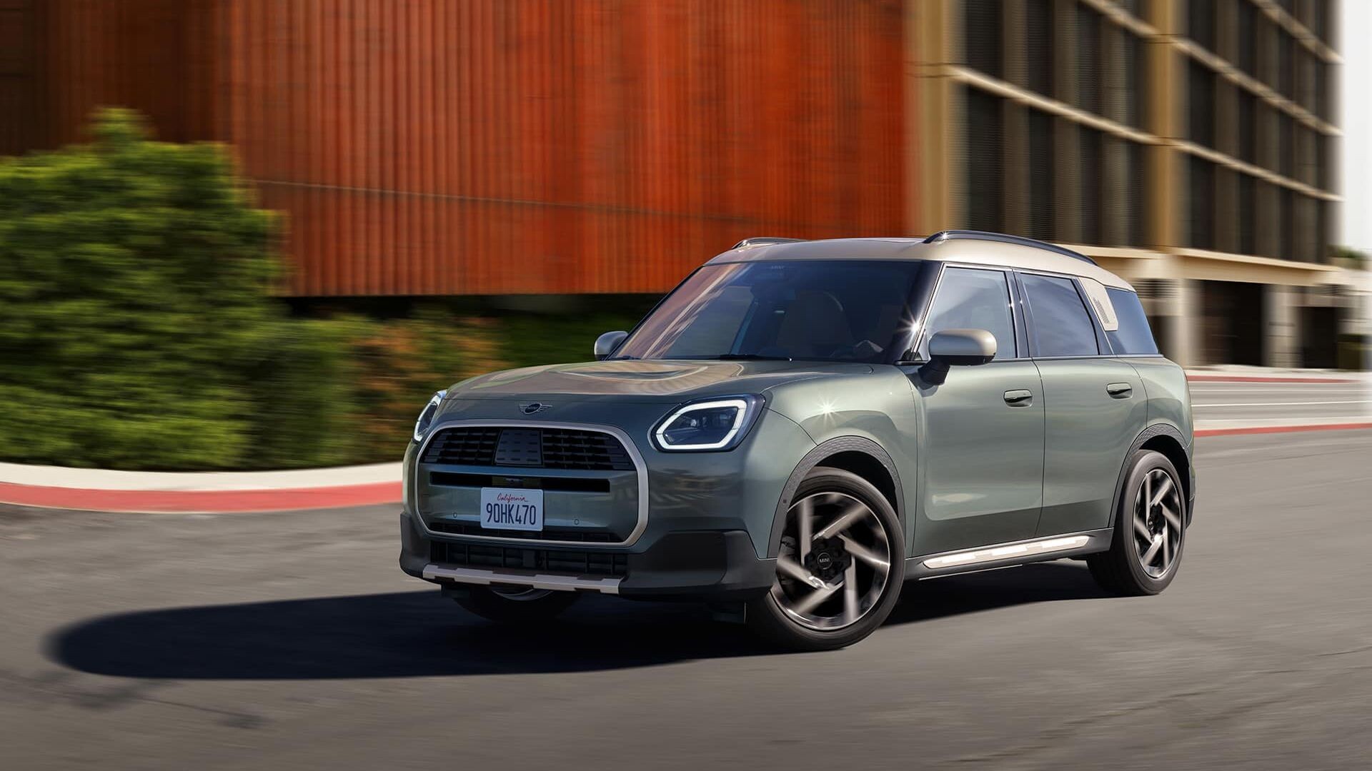 Tổng quan thiết kế bên ngoài của mẫu xe MINI Countryman S thế hệ mới cực kỳ mạnh mẽ
