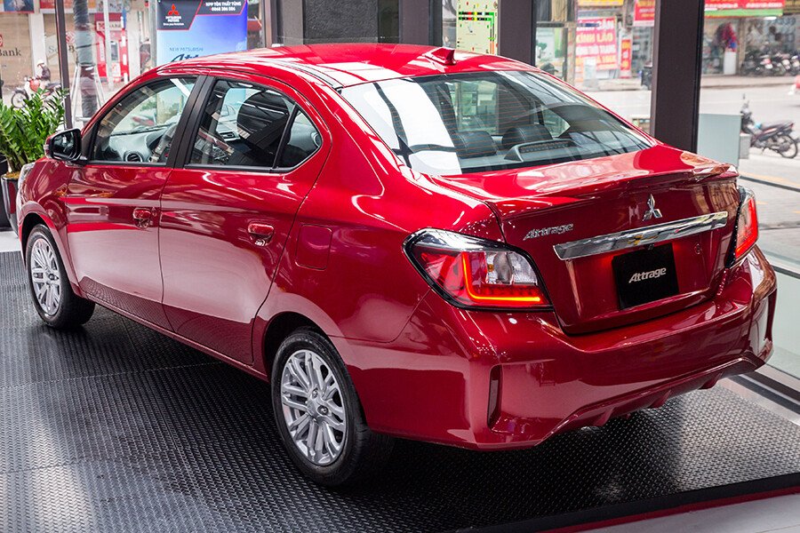 Mitsubishi Attrage CVT Premium - Hình 15