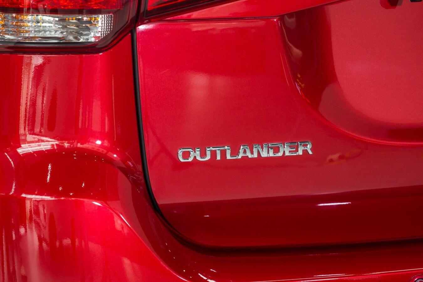 Mitsubishi Outlander 2.0 CVT - Hình 15