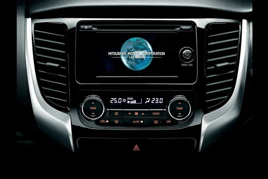 Mitsubishi Pajero Sport Gasoline 4x2 AT Premium - Hình 15 Mitsubishi Pajero Sport Gasoline 4x2 AT Premium - Hình 15