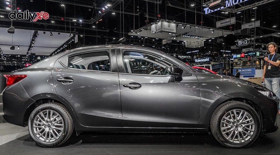 New Mazda2 1.5 Premium - Hình 6