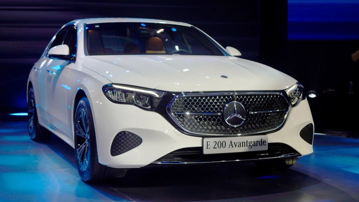 Mercedes E200 Avantgarde mang đến diện mạo hoàn toàn mới
