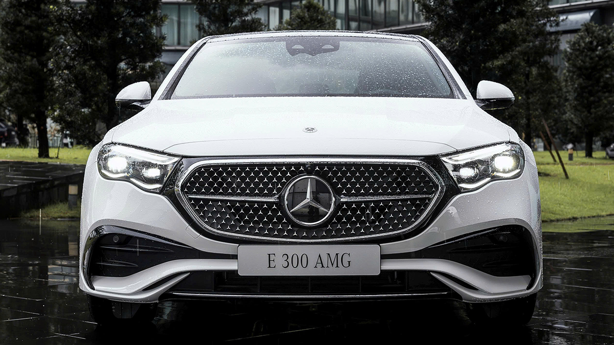 Mercedes E300 AMG mang đến diện mạo hoàn toàn mới