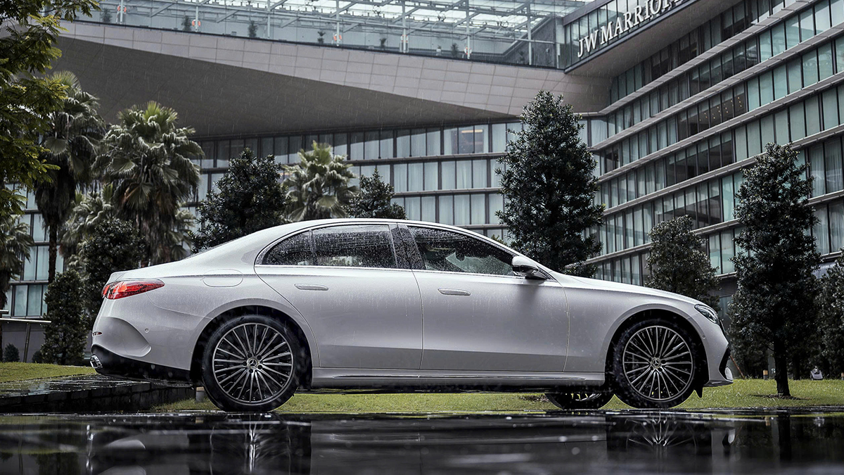 Thân xe giữ nét thon dài mềm mại