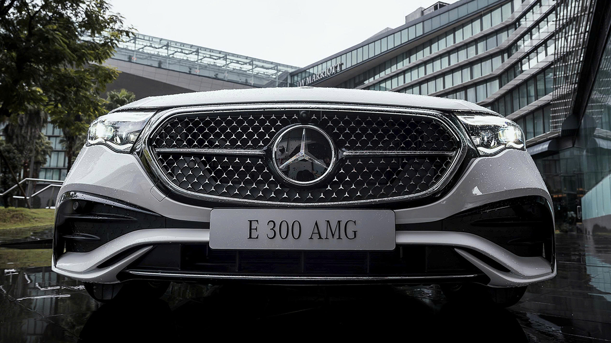 Đầu xe nổi bật với lưới tản nhiệt Black Panel