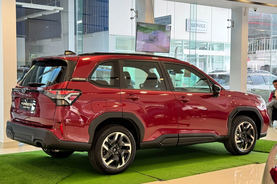 Thân xe thiết mạnh mẽ trong từng đường nét