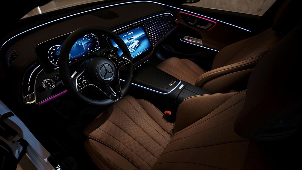 Khoang nội thất trang bị công nghệ tiện nghi