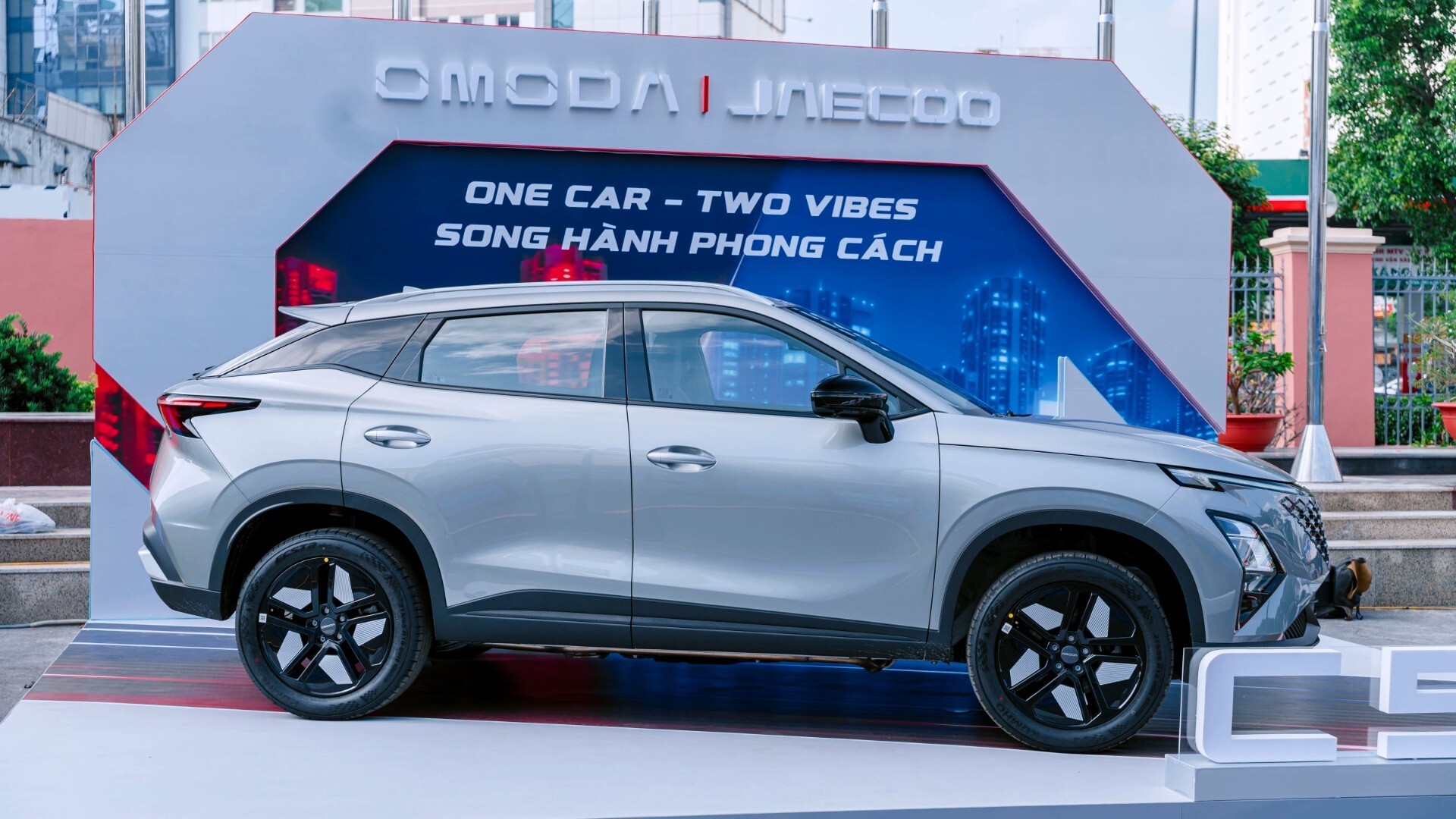 Thiết kế phần hông xe với kiểu dáng Fastback thể thao vuốt cong mượt mà tối ưu khí động học