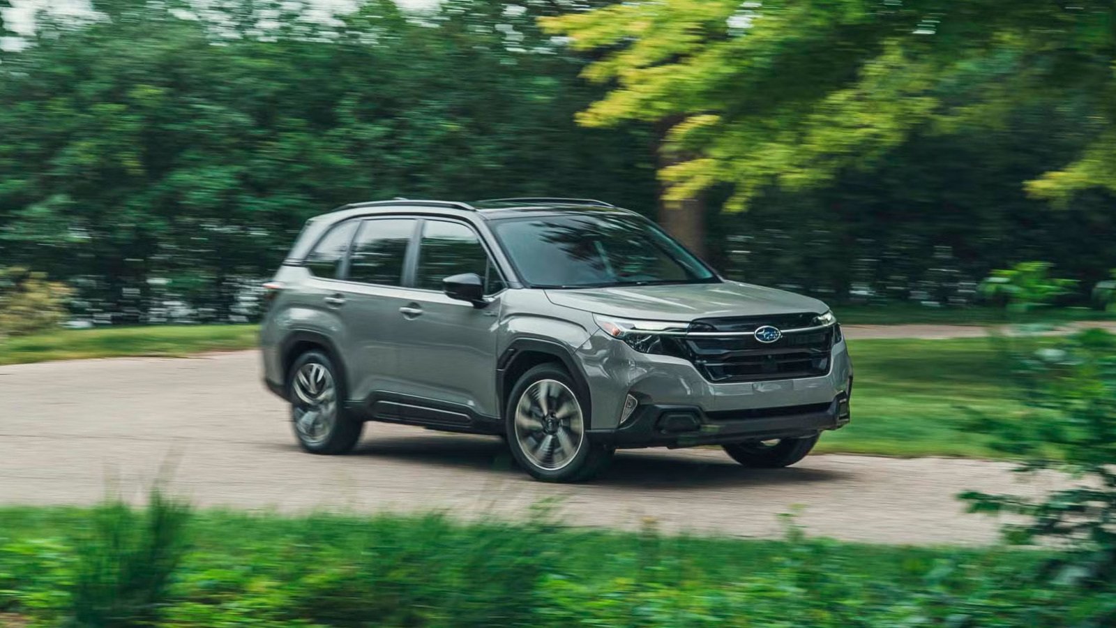 Toàn cảnh thiết kế ngoại thất hiện đại của dòng xe SUV hybrid