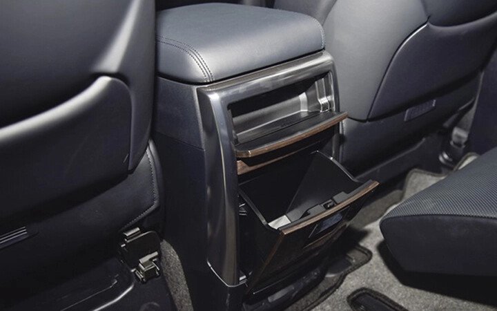 Toyota Alphard Luxury 2020 - Hình 16