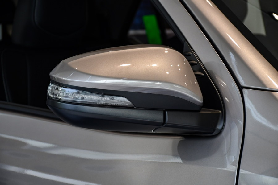 Trang bị gương chiếu hậu chỉnh