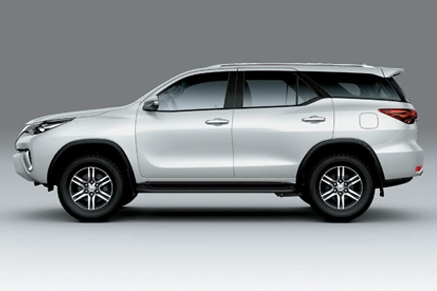 Toyota Fortuner 2.4 4x2 AT 2018 - Hình 18