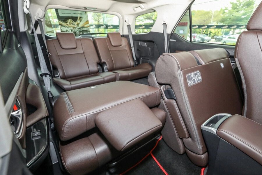 Toyota Fortuner 2.7V 4×4 AT - Hình 18 Toyota Fortuner 2.7V 4×4 AT - Hình 18