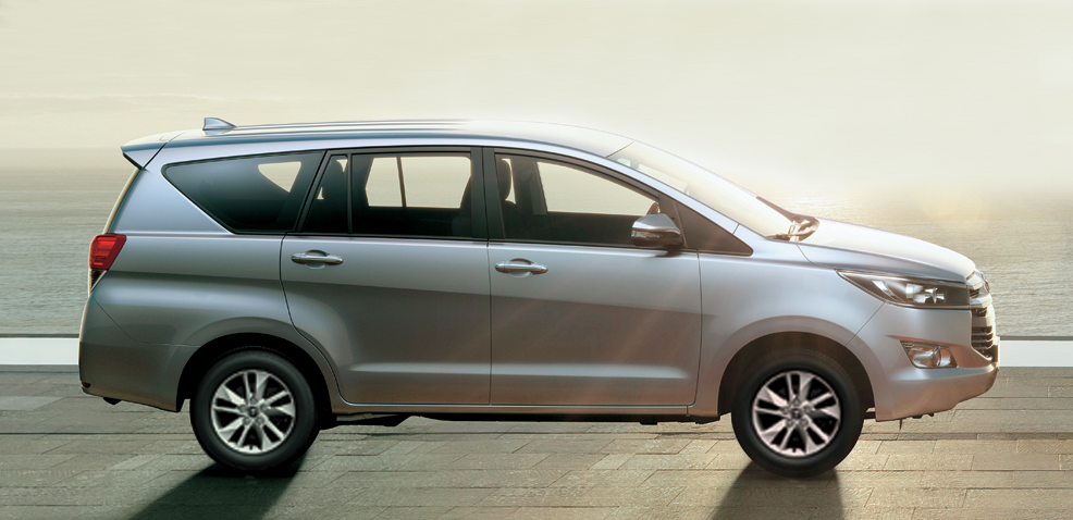 Toyota Innova Venturer 2018 - Hình 2