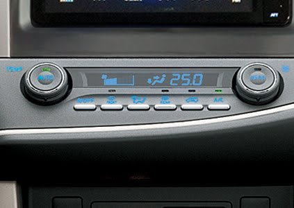 Toyota Innova Venturer 2018 - Hình 22