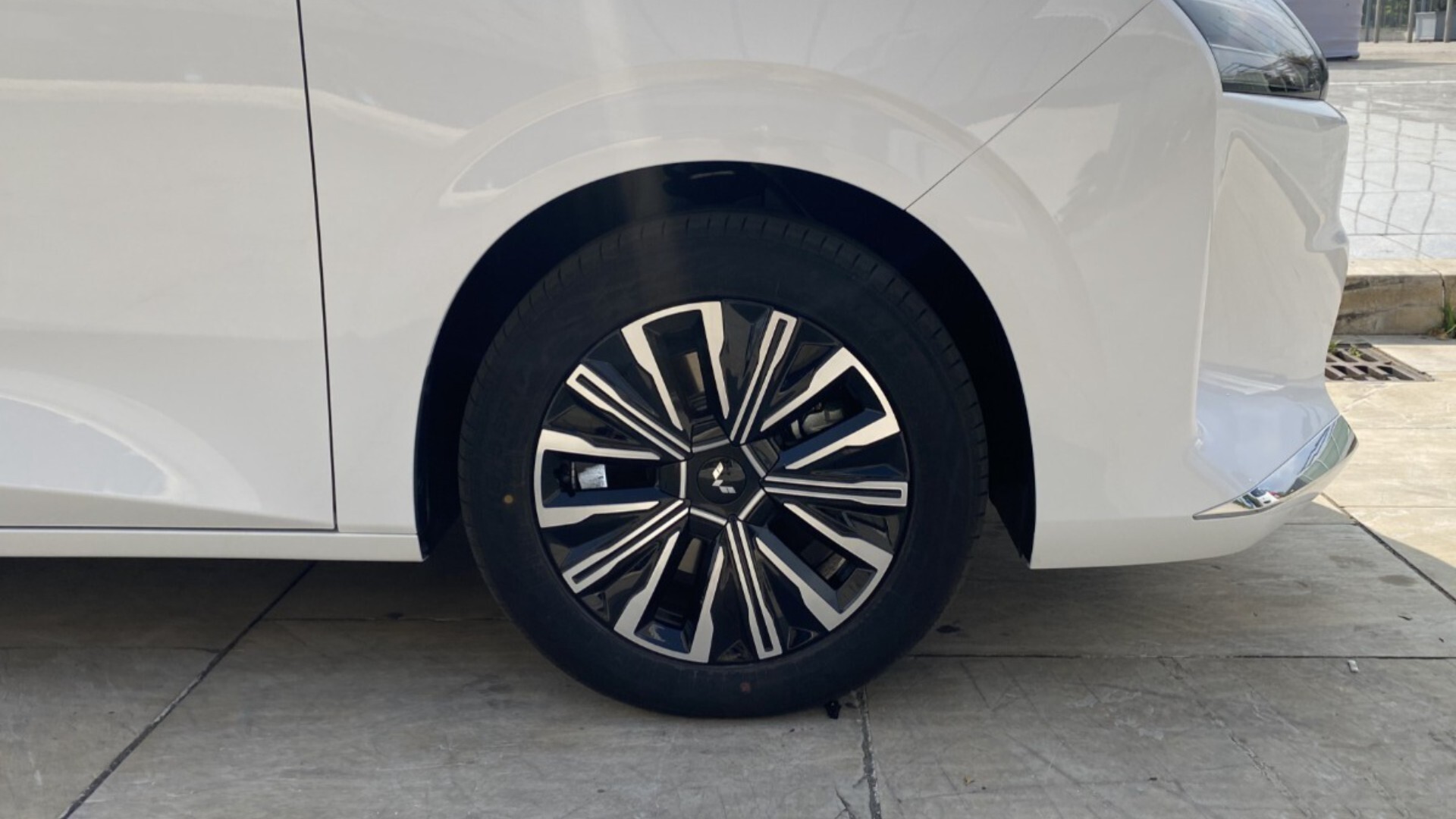 Bộ mâm xe kích thước 17 inch mang đến sự êm ái khi di chuyển